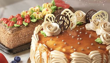 Ассортимент КУП "Минскхлебпром" в тематическом оформлении к Празднику 8 марта