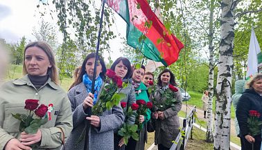 Митинг-реквием в Мемориальном комплексе Дрозды